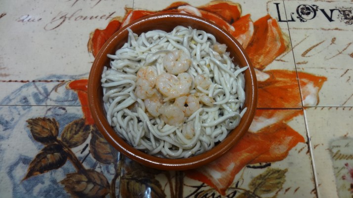 Gulas al ajillo con Gambas