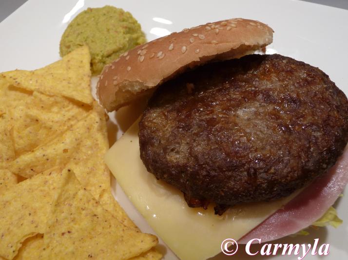HAMBURGUESA CON GUACAMOLE