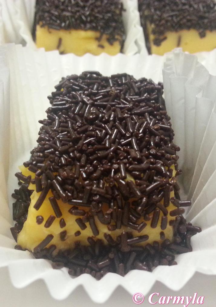 PASTELITOS DE CHOCO Y CREMA