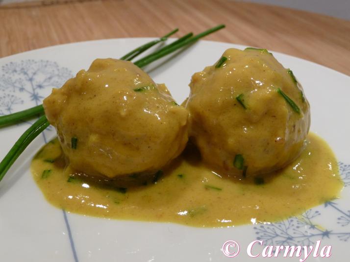ALBÓNDIGAS DE PESCADO EN SALSA DE COCO &
