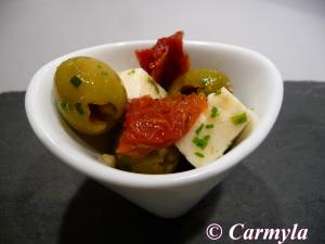 ACEITUNAS CON TOMATE SECO tapa