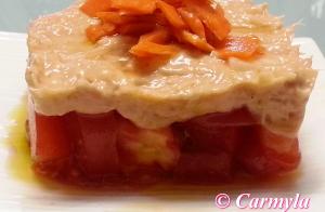TAPA DE ENSALADA DETOMATE CON ATÚN