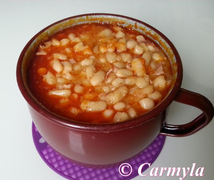 PUCHERO DE ALUBIAS BLANCAS  CON VERDURAS