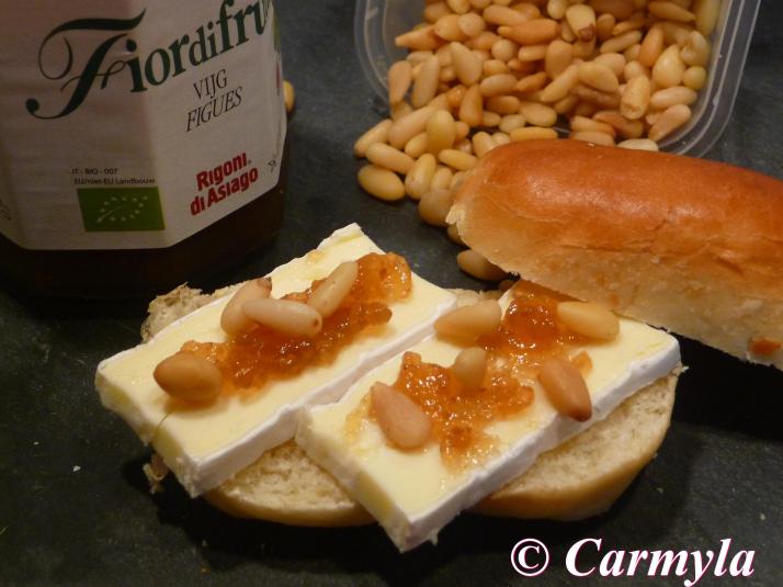 BOCATITA DE BRIE, HIGO Y PIÑONES prep 2