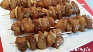 BROCHETAS ORIENTALES SOBRE CAMA DE TALLARINES CON VERDURAS prep 1